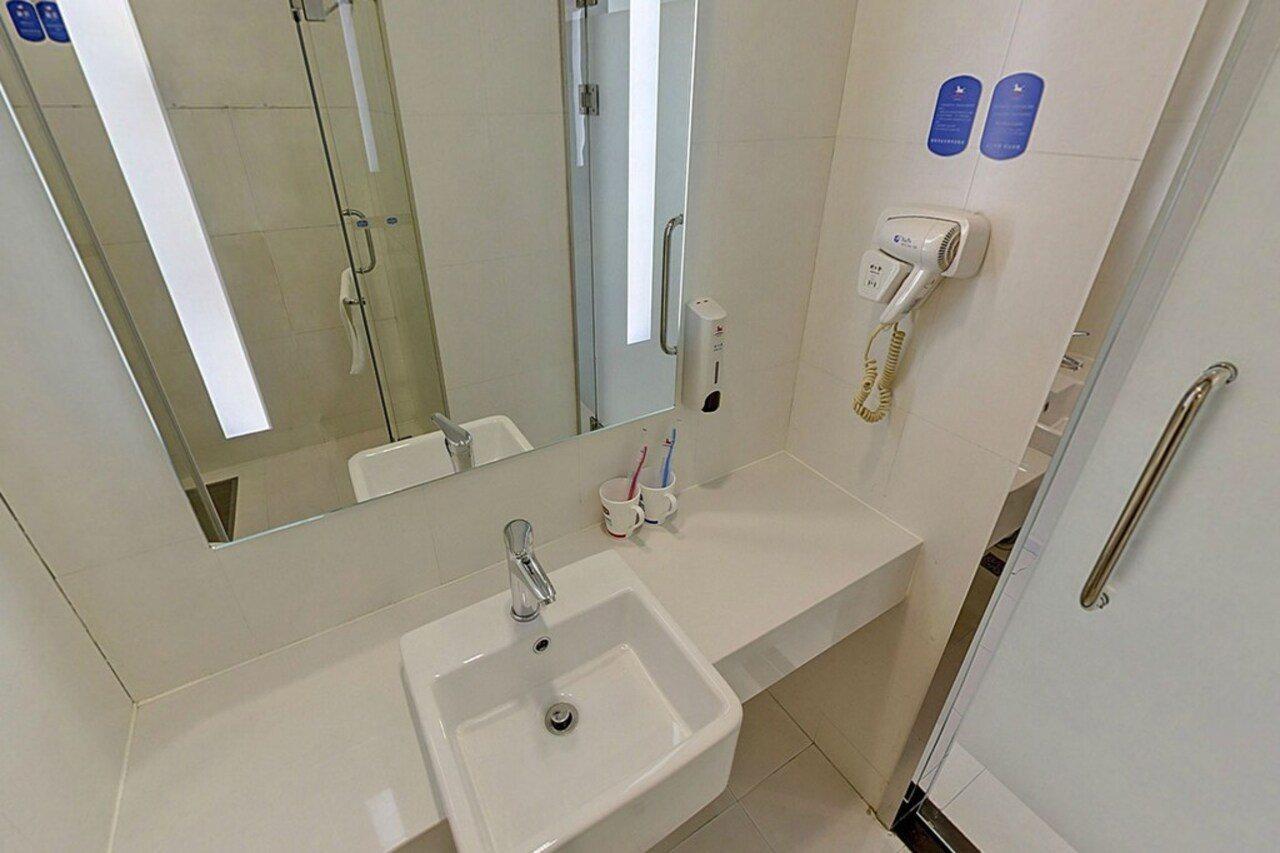 Hanting Hotel Shanghai Xujiahui 외부 사진
